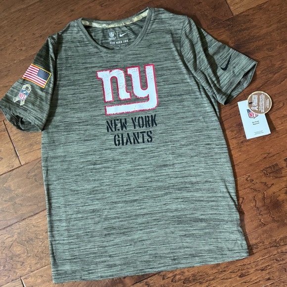 Nike Other - NWT Nike New York Giants T-Shirt, size Large 14/16